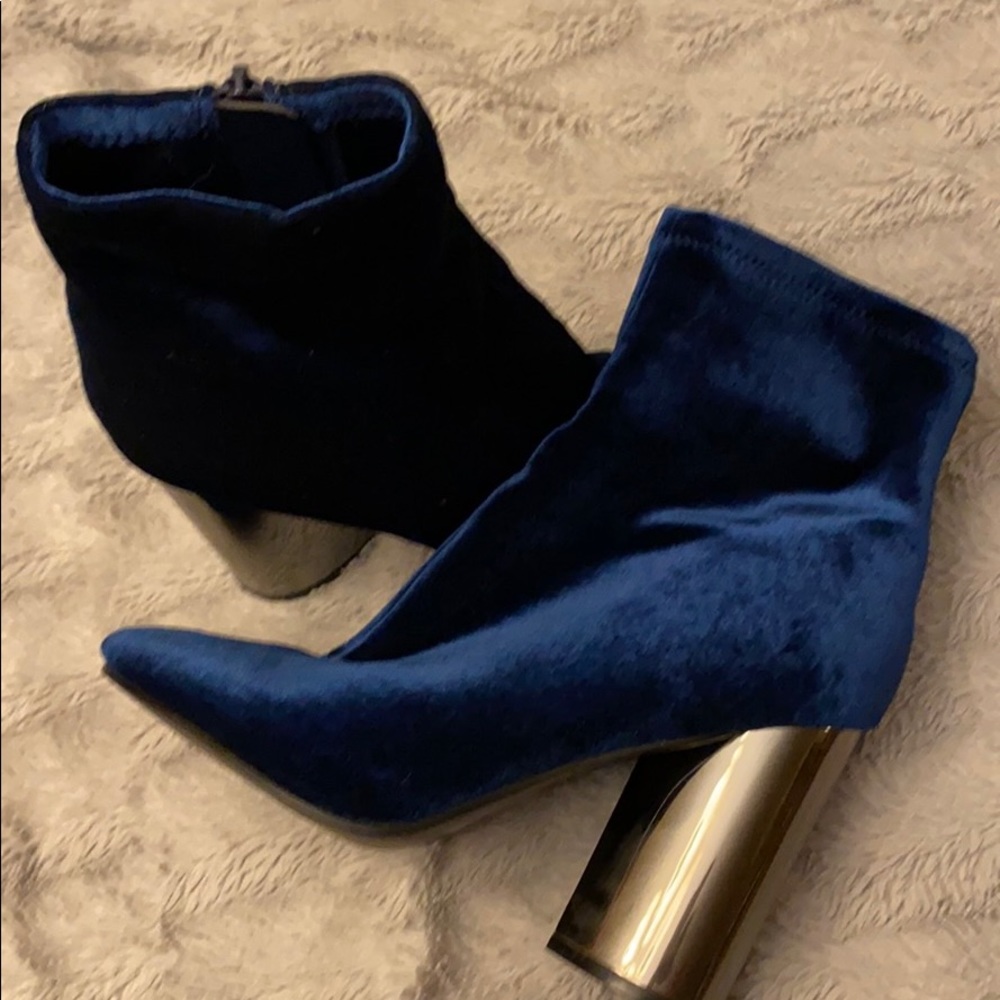 Velvet boots